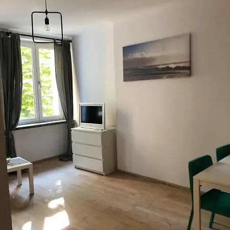 Flat Chmielna Street Apartment *
